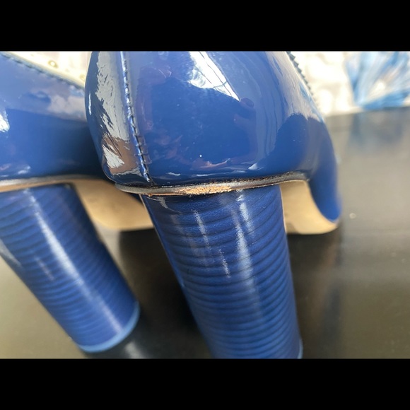 Tory Burch ‘Cambridge’ High Heel - Picture 4 of 6